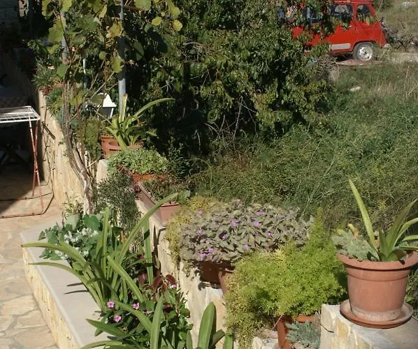 Апартаменты With Parking Space Mirca, Brac - 2838 *