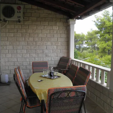 With Parking Space Mirca, Brac - 2838 Apartmán Mirce