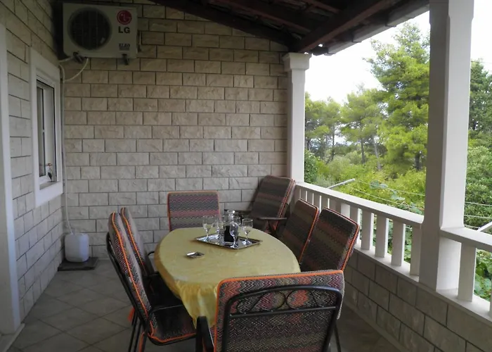 With Parking Space Mirca, Brac - 2838 דירה Mirce
